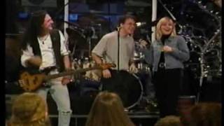 5 - Noir Silence - Petit camion rouge