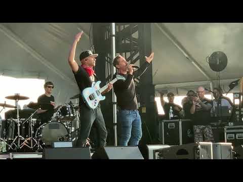 Tom Morello - Rage Against the Machine Medley (w/ Serj Tankian) @ Sonic Temple (May 17, 2019)