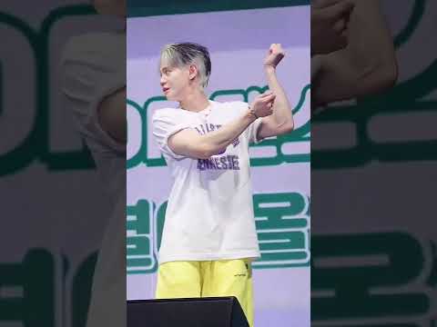 케이팝 안무 복사기 양요섭💛 저는 요섭이에게 LOVE DIVE 해서 열이올라요 내 심장은 요섭이에게 MOVE❤️‍🔥 #요섭 #양요섭 #221015