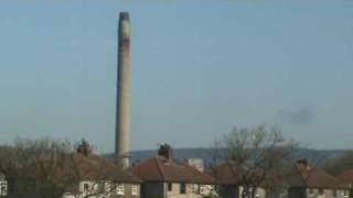 preview picture of video 'Castle cement works Clitheroe. Chimney demolition 5/4/2009'