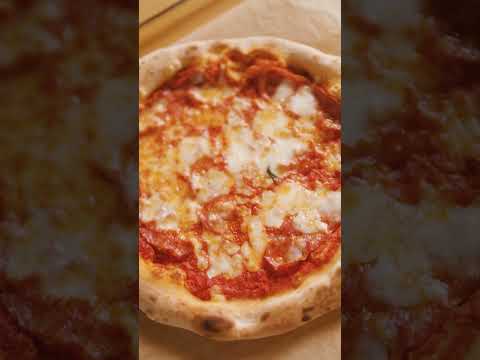 Video Thumbnail: Meine EIGENE PIZZA CALABRESE mit GETVOILA #pizza #werbung