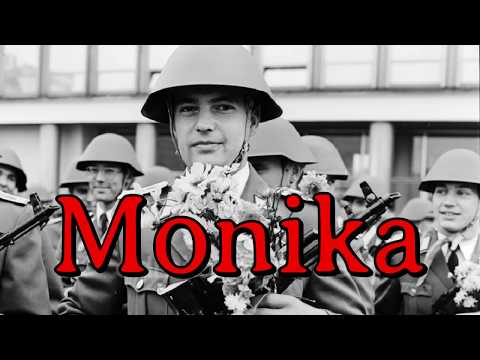 Sing with Karl - Früh am Morgen erwacht unser Städtchen [NVA March][+English Translation]