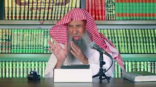 صورة هل العلة تعبدية في التفات المؤذن عند قول "حي على الصلاة حي على الفلاح"؟