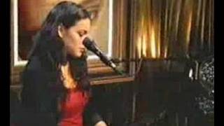 A Norah Jones - Are you lonesome (Elvis tribute)