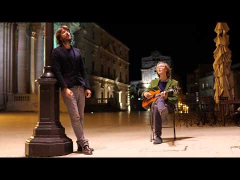 Kings of Convenience - Una Ragazza in Due (I Giganti cover) live @ Piazza Duomo (Siracusa,Italy)
