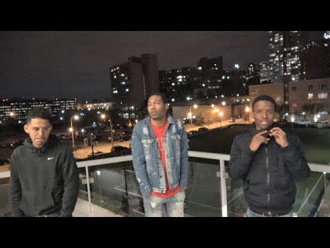 CHICAGO STREETS AT NIGHT / LOCAL RAP ARTIST RICO G