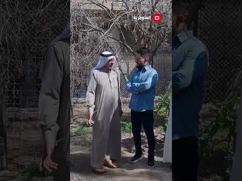 شاهد بالفيديو.. الغزلان والطاووس والطيور في حديقة منزله! #shorts