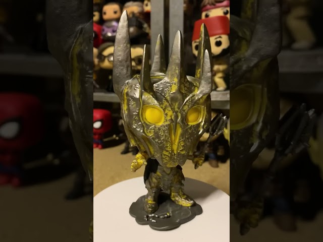 Vídeo relacionado con Funko Pop! Señor de los Anillos - Figura de Vinilo de Sauron (Incluye Funda Protectora Compatible), Multicolor, 3.75 Pulgadas