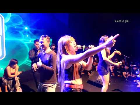 Joget  xena xenita ft  nirma chocolate   Indah pada waktunya