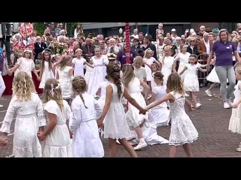 De Pinksterbruidjes Dansen, Dorsetplein, Borne - 2022