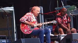 Elvin Bishop's Big Fun Trio -  Keep On Rollin'