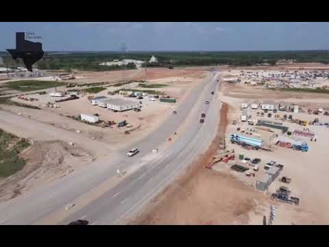 Six lanes! Look at the main artery going into Tesla Gigafactory. Got big plans for Texas? @elonmusk