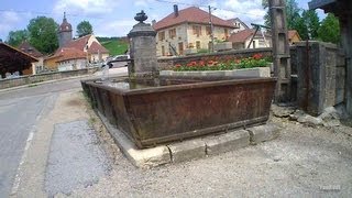 preview picture of video 'Fontaine en fonte - Village de Saint-Point-Lac - Objet rare'