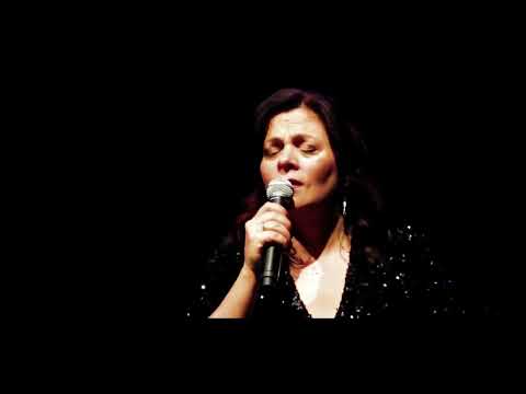 Sandra Correia - Mulher Solidão