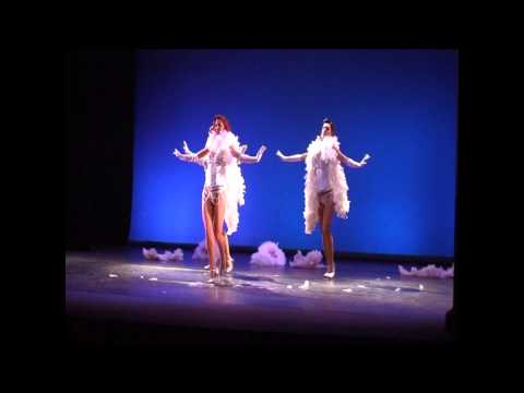 Evil, evil Girrrls Burlesque Show - Feather Boa