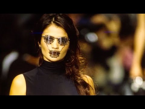 CHANEL SPRING/SUMMER 1996