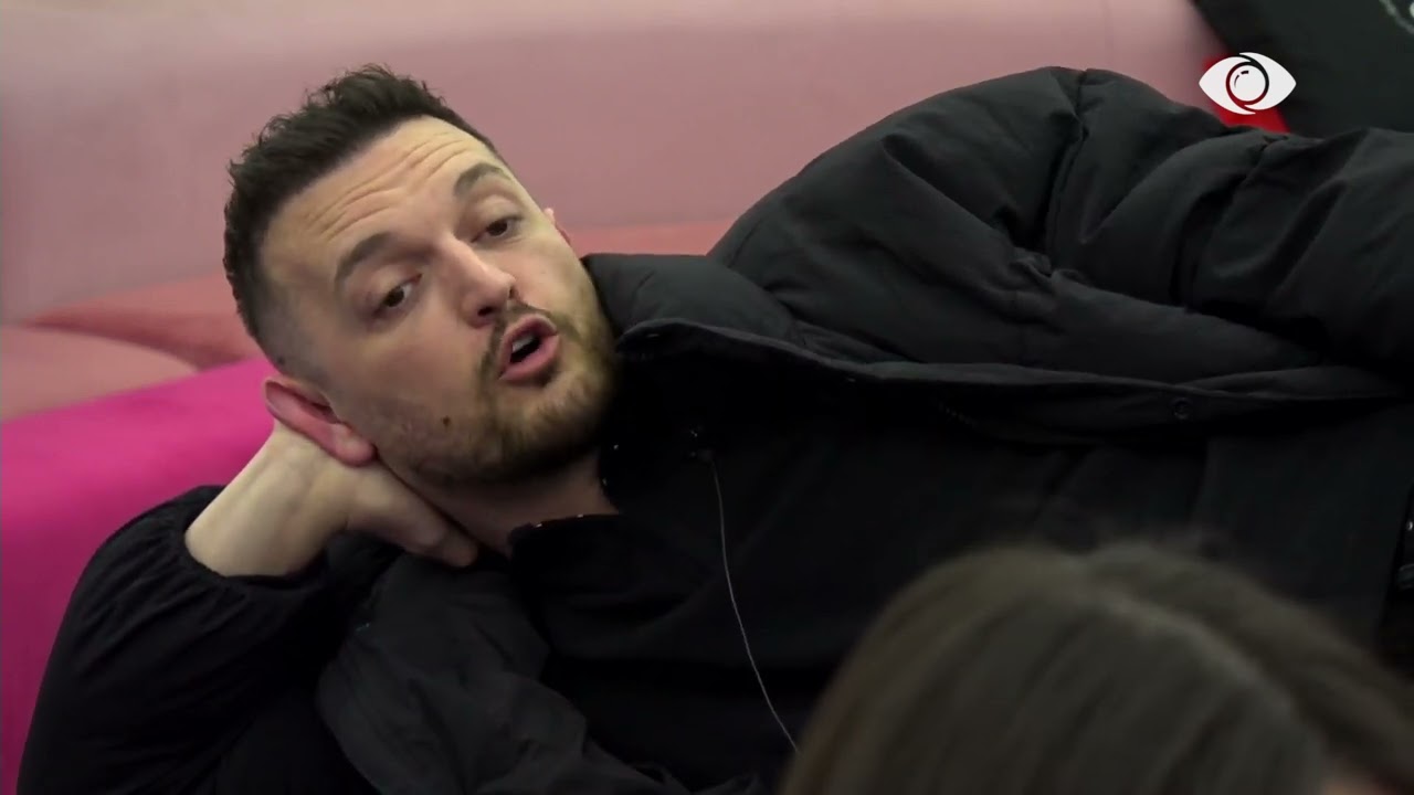 “Nuk kam qejf të bëhem si ty kur të rritem”/ Shëndriti diskuton me Artanin