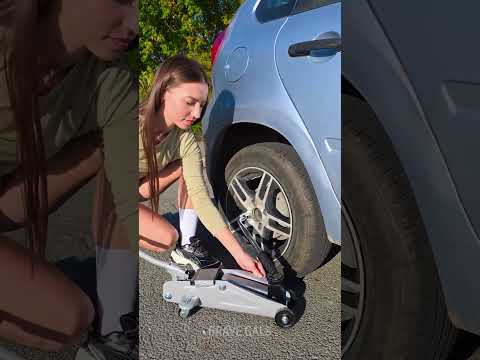 This Genius Trick Makes Wheel Bolts Easy to Remove 🔧 #DIY #carhack #tips