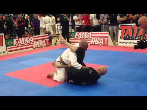 BJJ Pro Cup 2013 - Brown Senior - Heavy - Superfight