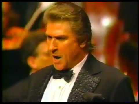 SHERRILL MILNES - Richard Tucker Gala 1994