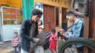 Download lagu Pengamen suara emas... Republik- aku takut .. mp3 Download lagu Pengamen suara emas... Republik- aku takut .. mp3