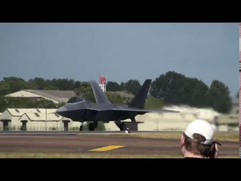 USAF F22 Raptor full Display Riat 17/07/2010