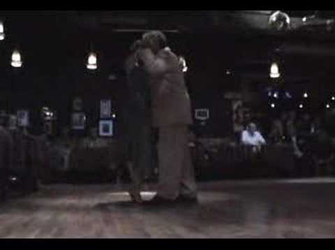  Abel Peralta  and  Liliana Godoy  are  dancing  to  the  vals  "  Estampa Federal  "