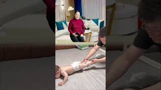 Baby playing with dad is so funny!!😂 おむつ替えのたびに脱走する赤ちゃんが愛おしすぎる。🤣💗