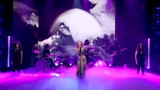 Download lagu Zara Larsson Performs Invisible... mp3