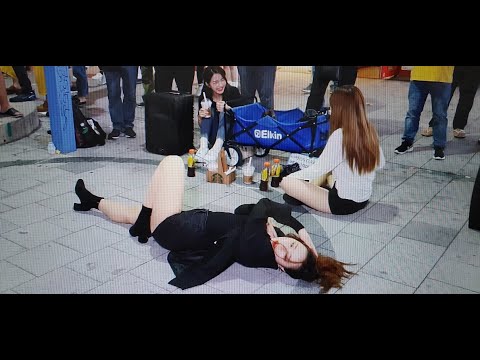 CLOCK. AOA 'CONFUSED' 'MINI SKIRT' COVER.