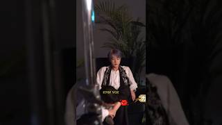 Download lagu Jungkook Kissing Jin’s Leg 💋😅 And Jin's Reaction #shorts #jin #jungkook #kiss mp3