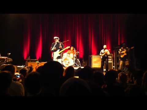 [3/8] Buddy Guy at the Metropolis Montreal, Quebec April 7, 2011 - www.buddyguy.net