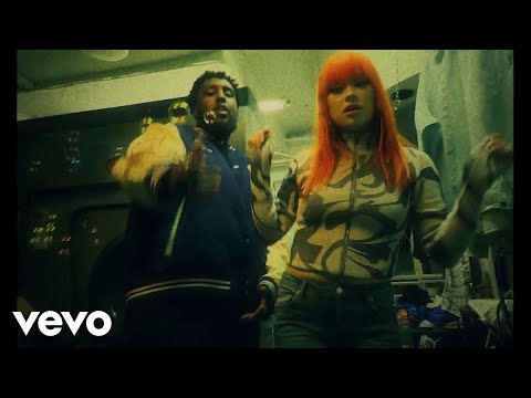 Hassan Maikal - Ketä me huijataan (Visualizer) ft. Senya