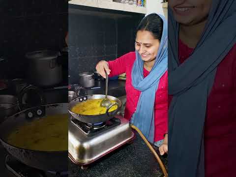 Day 135 aaj hum gaav gaye or mummy k hath ka bajre ki roti ka churma bhi khaya #villagelife #churma