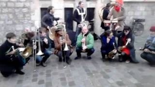 Les Lapins Superstars (Groovy...) en Montmartre (París)