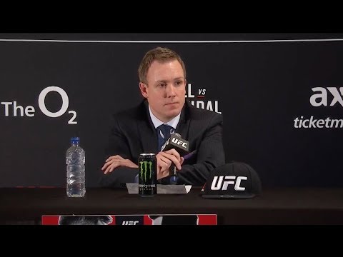 La conférence de presse après combat de l'UFC London