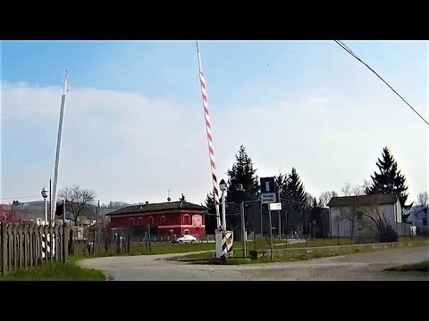 Dal passaggio a livello Nizza (AT) Via A.Volta a Calamandrana # railroad crossing # spoorwegovergang