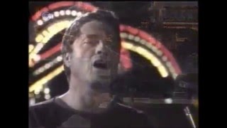 מפריד בינינו ים