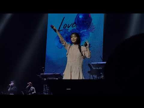 191207 아이유 직캠 IU: Love, Poem in Singapore - Rain Drop