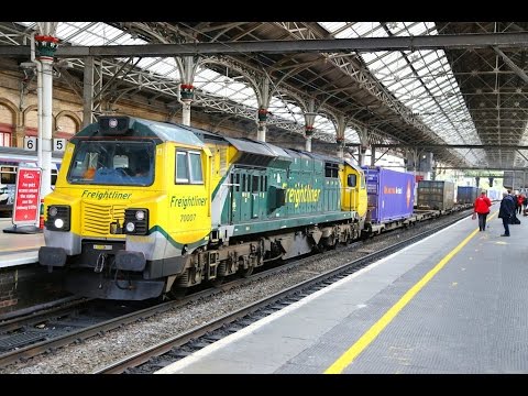 70007 at Preston on 4S44 Daventry to Coatbridge   28/09/16