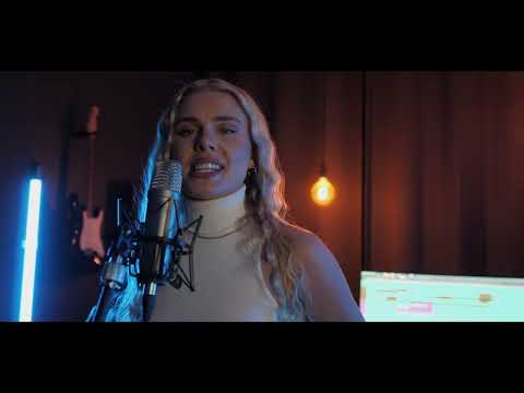 Bella Skyller - Alone With Me (official music video)