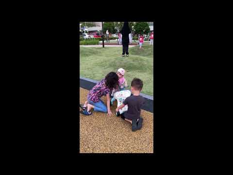 11 November 2023 : Eva Bermain