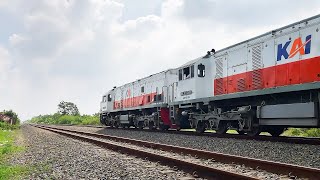 Download lagu JARANG TERJADI DUO LOKOMOTIF BB 203 MEMBAWA KERETA API PENUMPANG. mp3