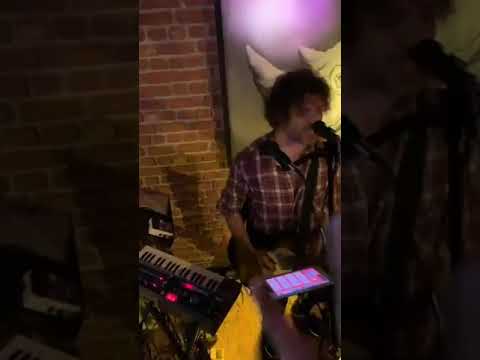 Serkan Ferat "Bir Zamanlar Gergedan'da sen, ben,hepimiz fırtınalar estirirdik " Pırasa