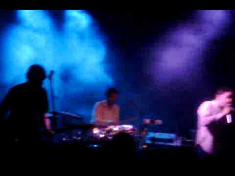 Peter Bjorn & John performing Young Folks