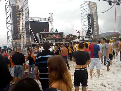 summer rave piramide 2011 ultima cancion