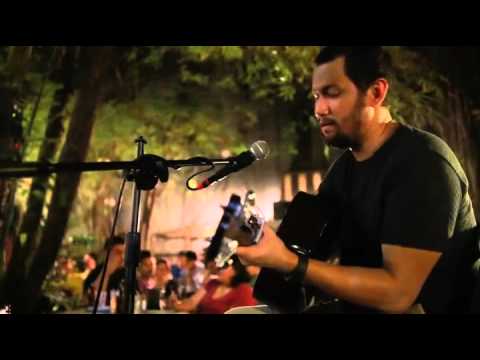 Johnoy Danao - The Scientist (live at Conspiracy Cafe)