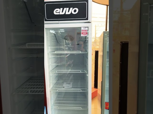 Vídeo relacionado con METRO Professional Vitrina refrigerada GCV1100, 70.5 x 47.2 x 68.7 cm, negra, 100 L, 195 W