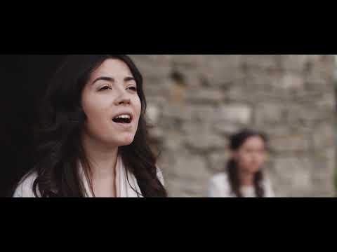 Sunt un pribeag - Bianca & Alexia