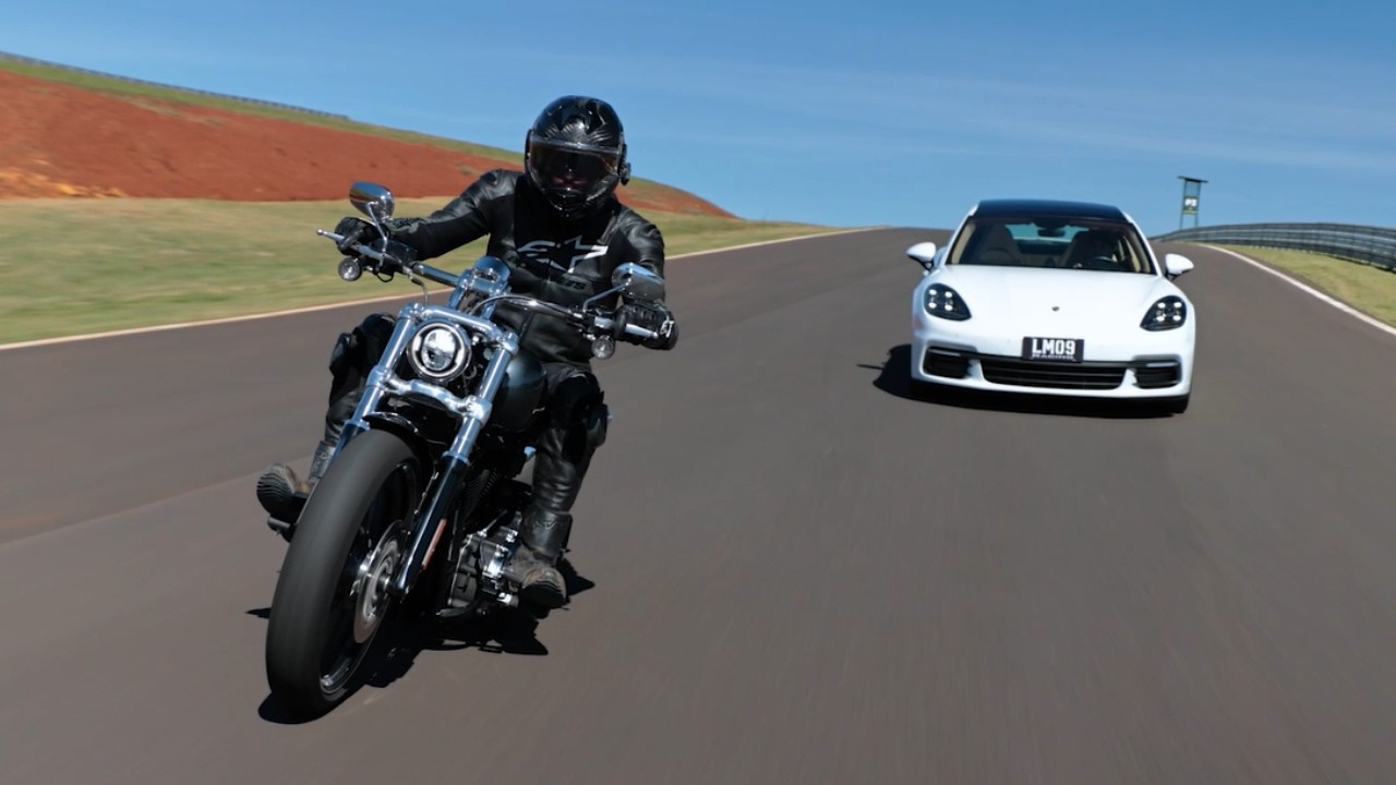 A HARLEY BREAKOUT CONSEGUE ENCARAR UMA PORSCHE NA PISTA? | Leandro Mello testa e responde